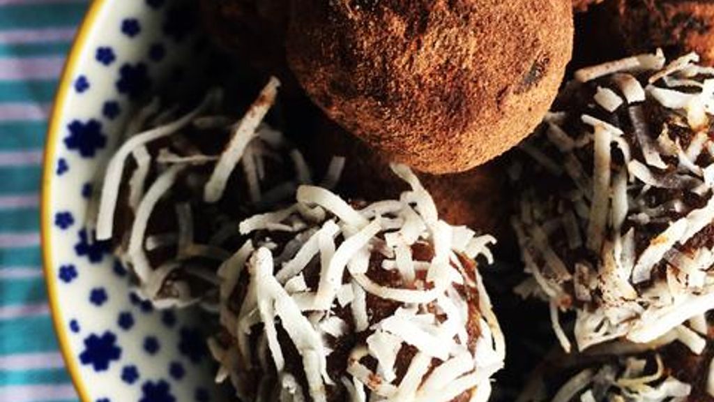 Raw Chocolate Super Food Protein Balls | Fresh Box – FreshBox Organic Delivery